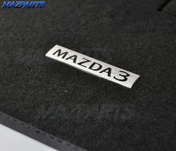 新商品！MAZDA3用AUマツダ純正フロアマットセット、メタルオーナメント 