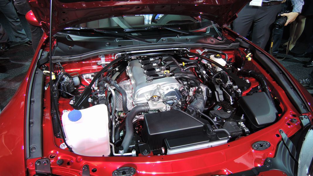 新型NDロードスターのエンジン排気量も合わせて発表、1.5Lと2.0Lの2本立て！