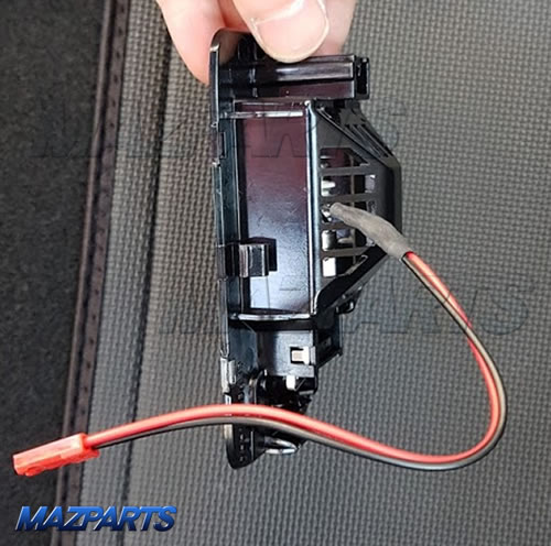 Kf型cx 5にトランク ラゲッジルーム用シリコンチューブledを取り付ける方法 マツダ車専門 輸入 オリジナルパーツ販売 Mazparts Official Blog